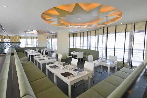 Al Raya Suites Hotel Main image
